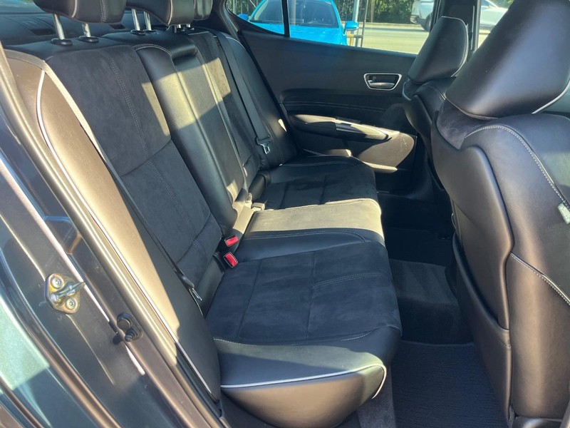 Acura TLX Vehicle Full-screen Gallery Image 16