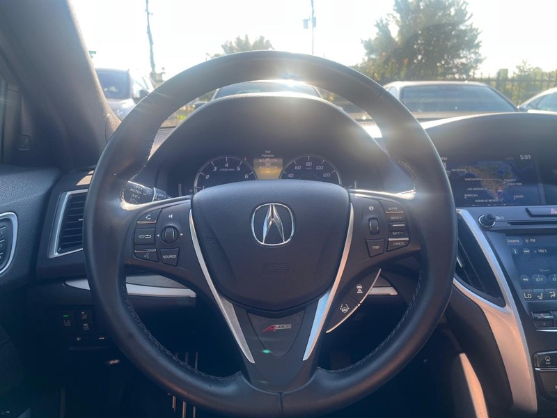 Acura TLX Vehicle Full-screen Gallery Image 20
