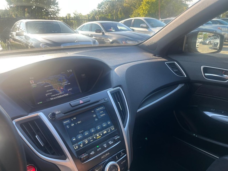 Acura TLX Vehicle Full-screen Gallery Image 25