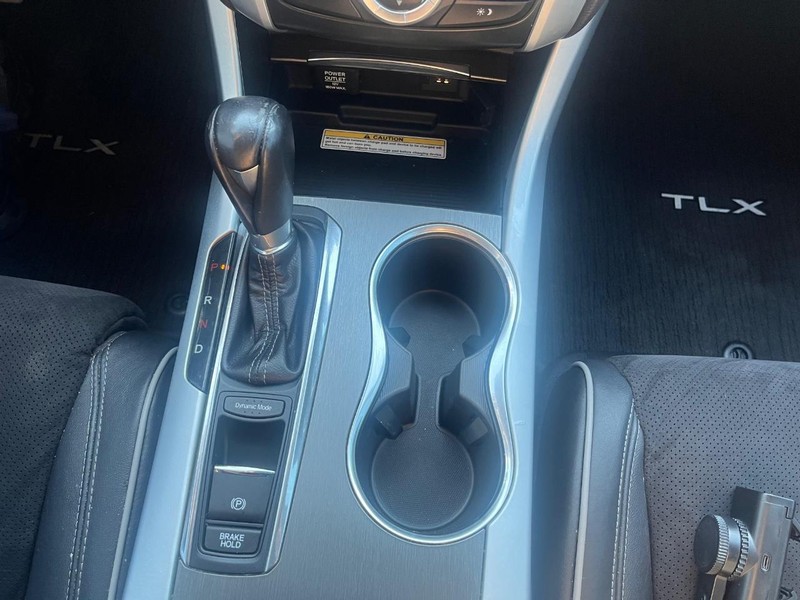Acura TLX Vehicle Full-screen Gallery Image 26