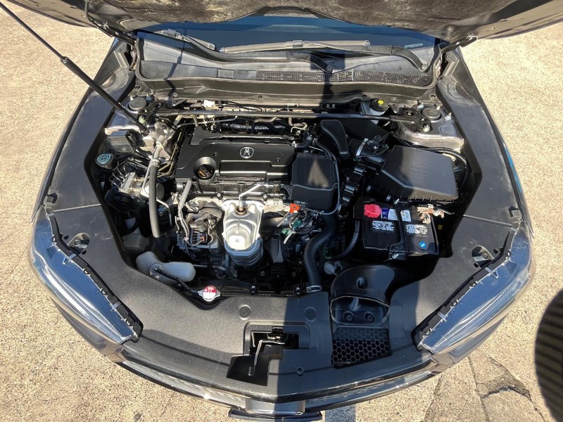 Acura TLX Vehicle Full-screen Gallery Image 29