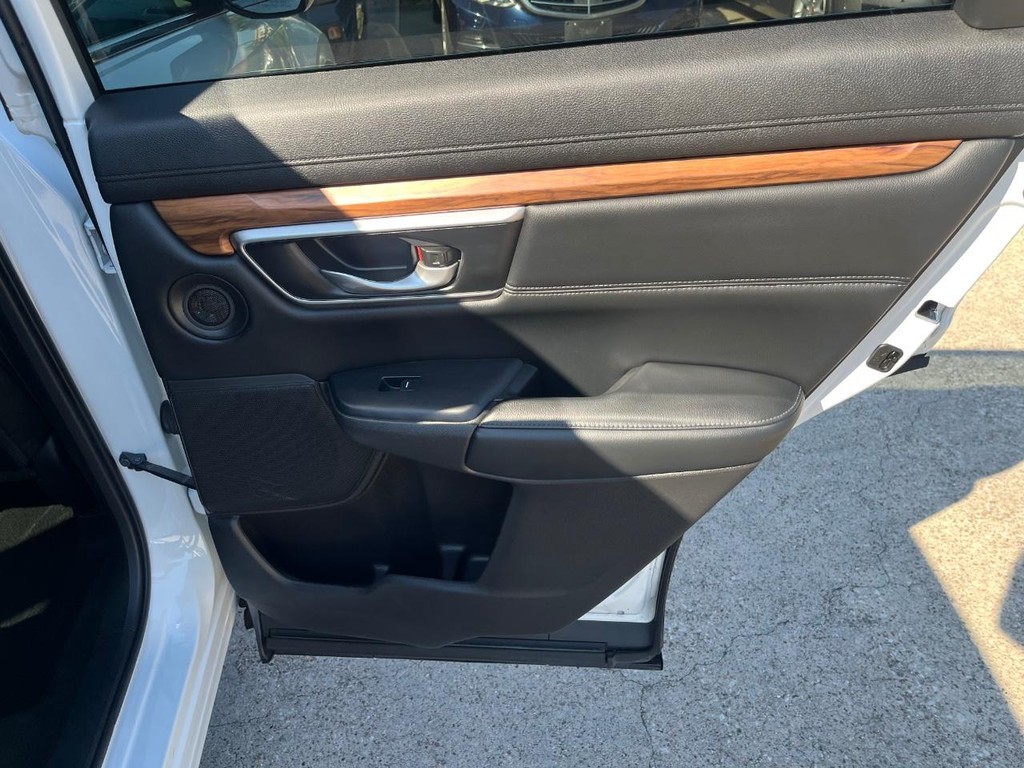 Honda CR-V Vehicle Full-screen Gallery Image 17