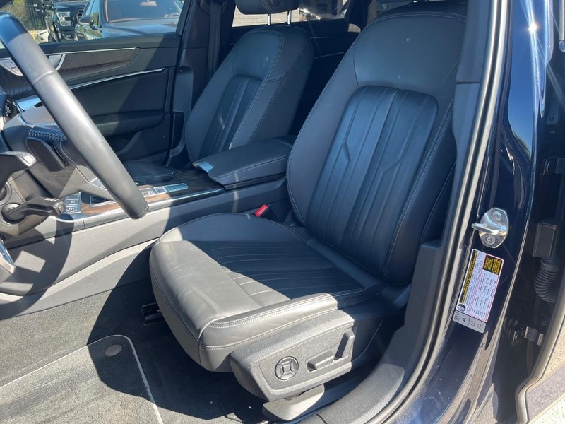 Audi A6 Vehicle Full-screen Gallery Image 11