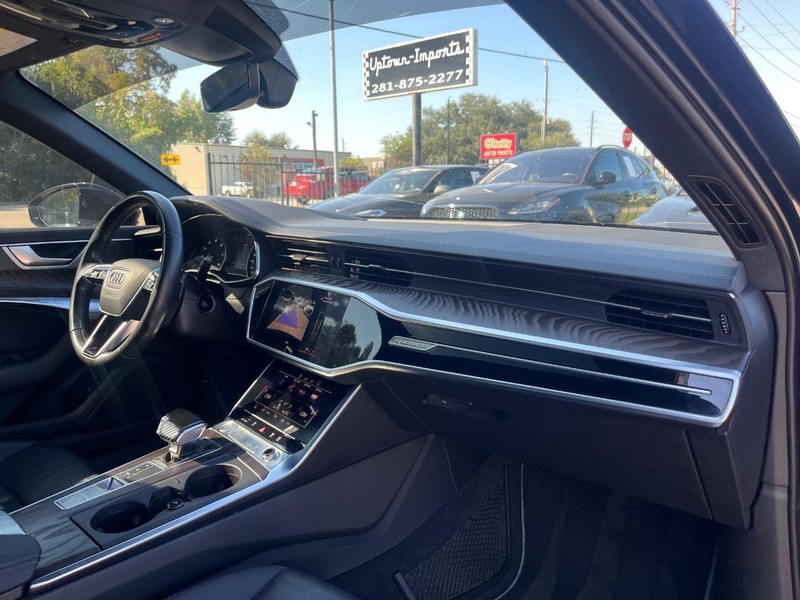 Audi A6 Vehicle Full-screen Gallery Image 13