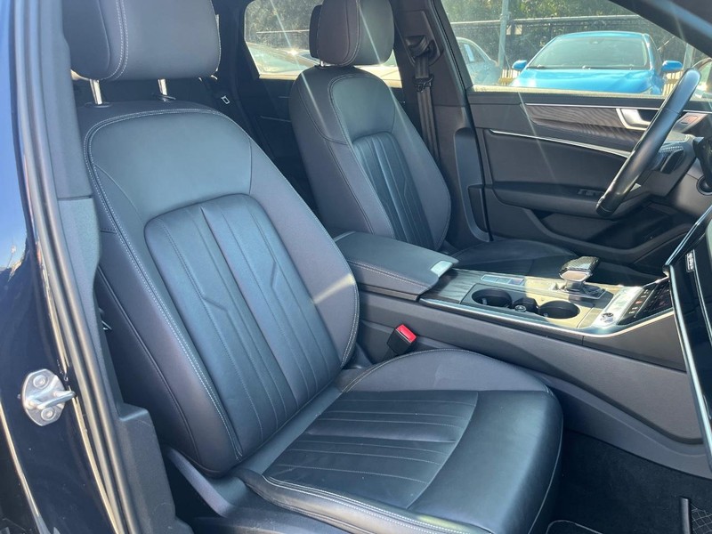 Audi A6 Vehicle Full-screen Gallery Image 14