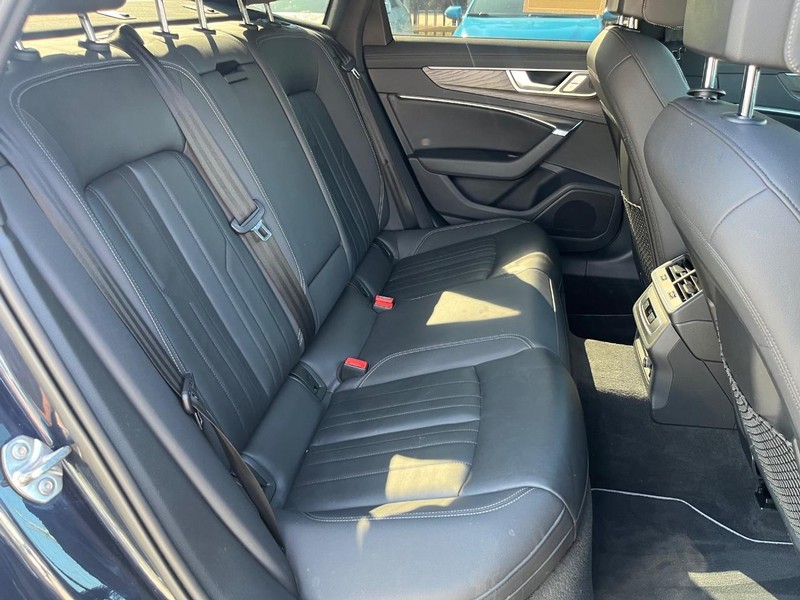 Audi A6 Vehicle Full-screen Gallery Image 16