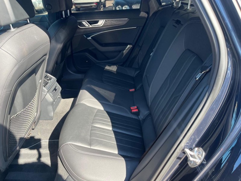 Audi A6 Vehicle Full-screen Gallery Image 18