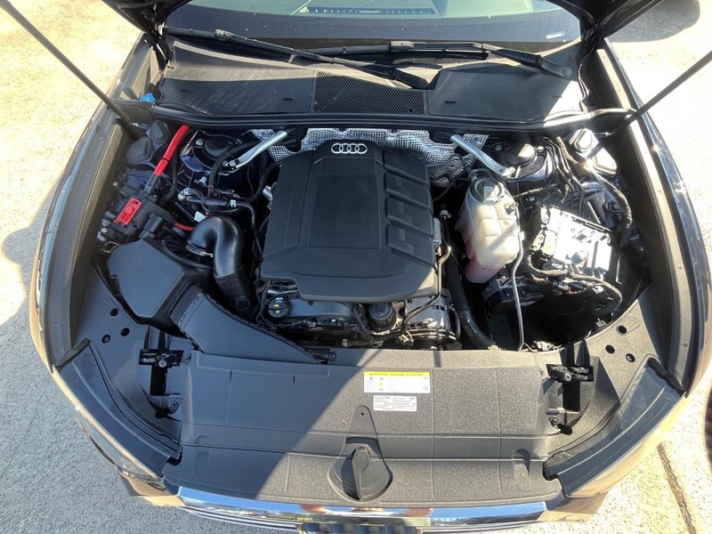 Audi A6 Vehicle Full-screen Gallery Image 29