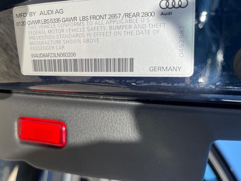 Audi A6 Vehicle Full-screen Gallery Image 30