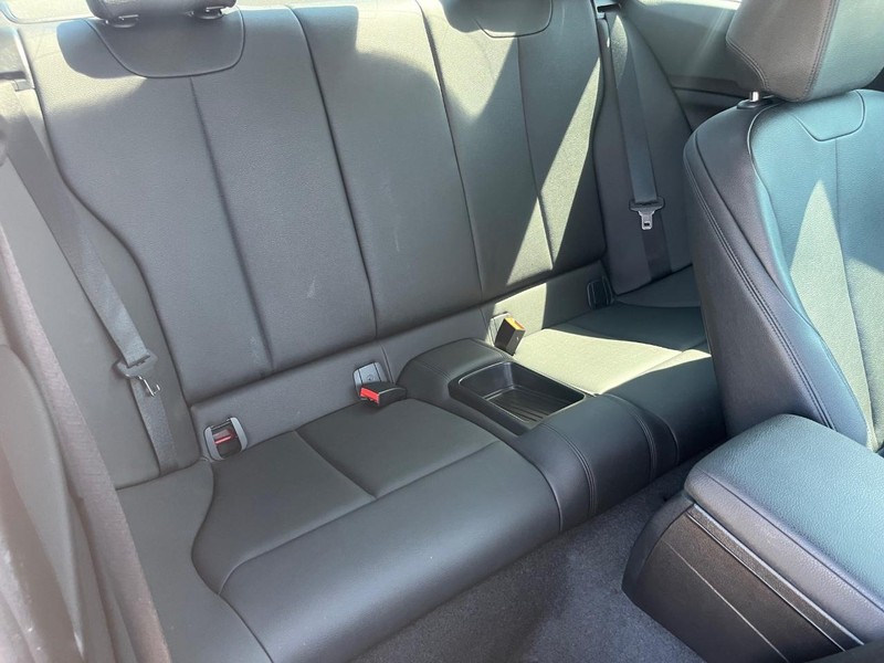 BMW 228i Vehicle Full-screen Gallery Image 16