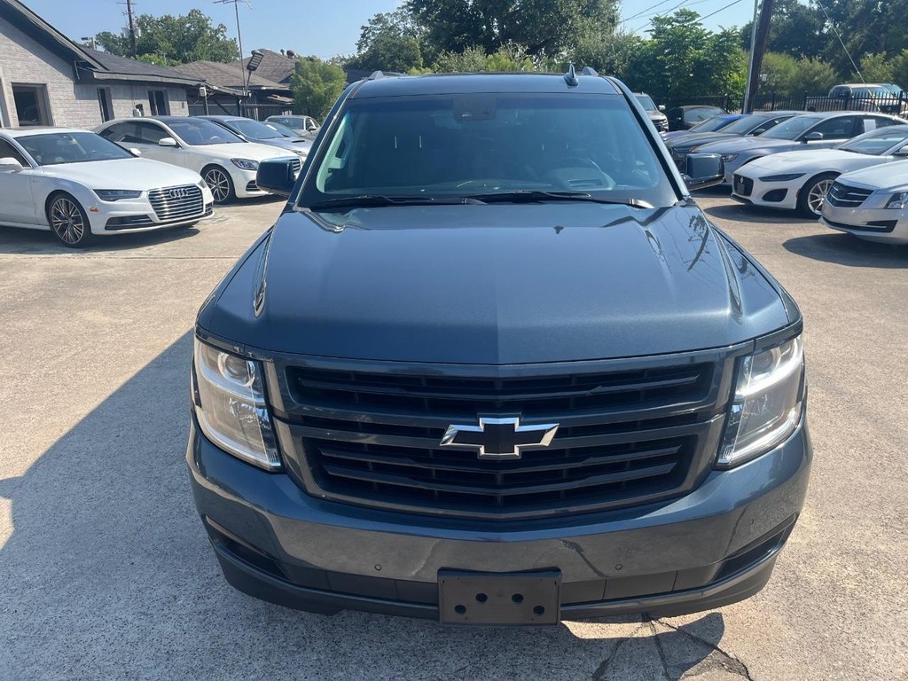 Chevrolet Suburban Vehicle Full-screen Gallery Image 03