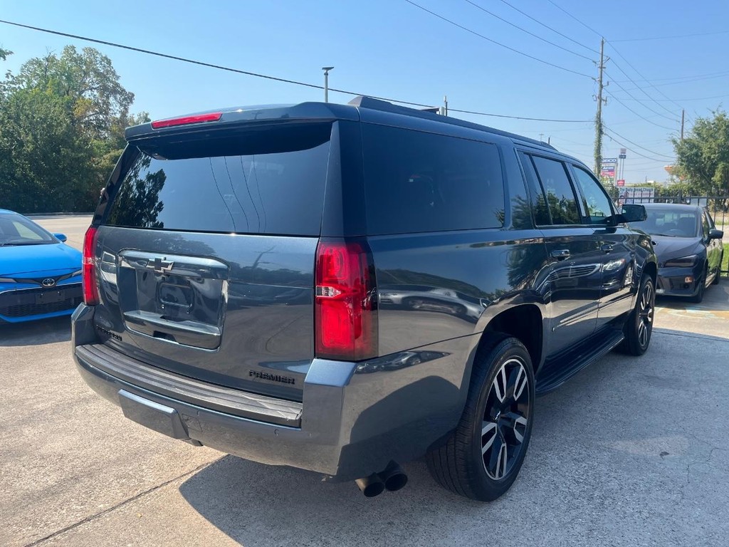 Chevrolet Suburban Vehicle Full-screen Gallery Image 06