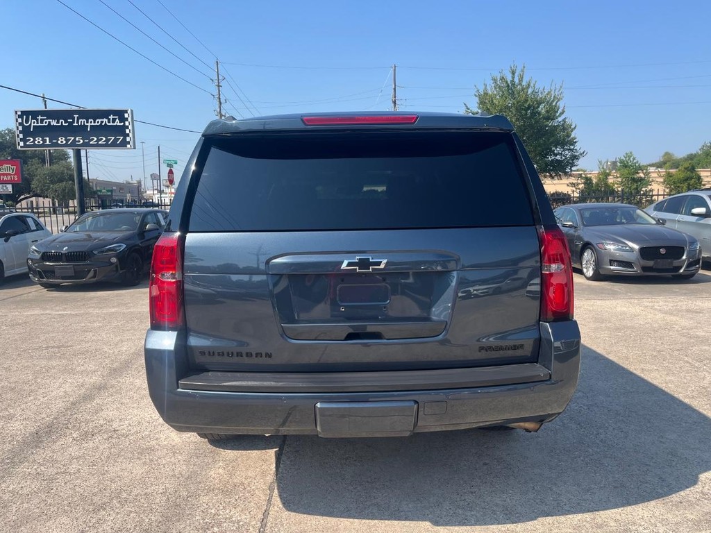 Chevrolet Suburban Vehicle Full-screen Gallery Image 07