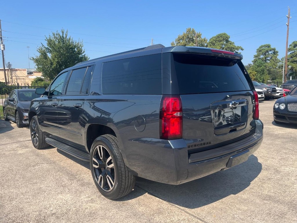Chevrolet Suburban Vehicle Full-screen Gallery Image 08