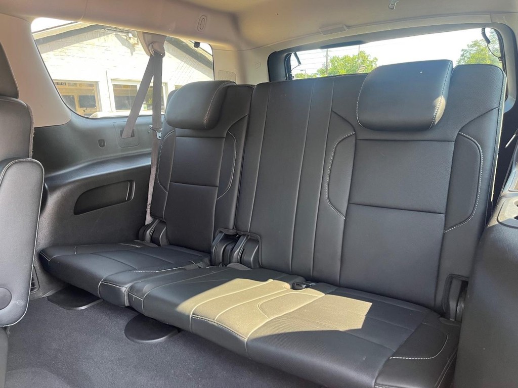 Chevrolet Suburban Vehicle Full-screen Gallery Image 20