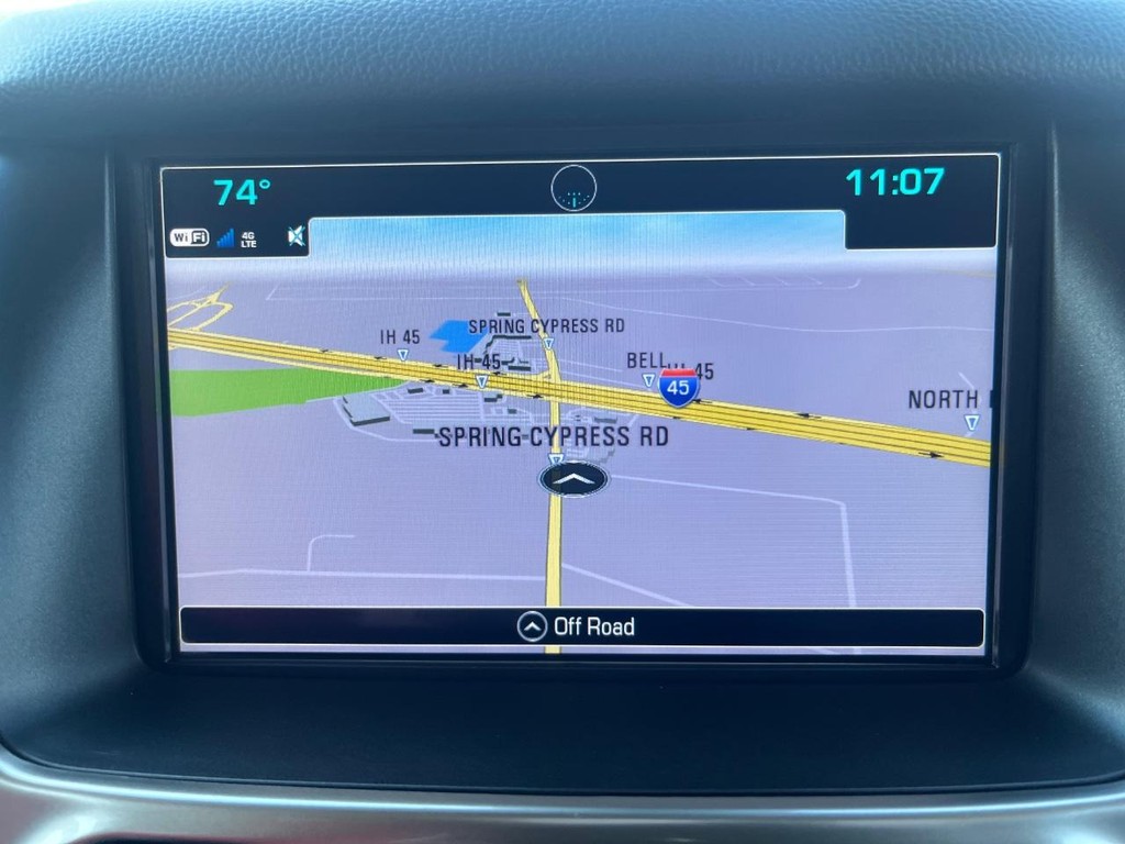 Chevrolet Suburban Vehicle Full-screen Gallery Image 26