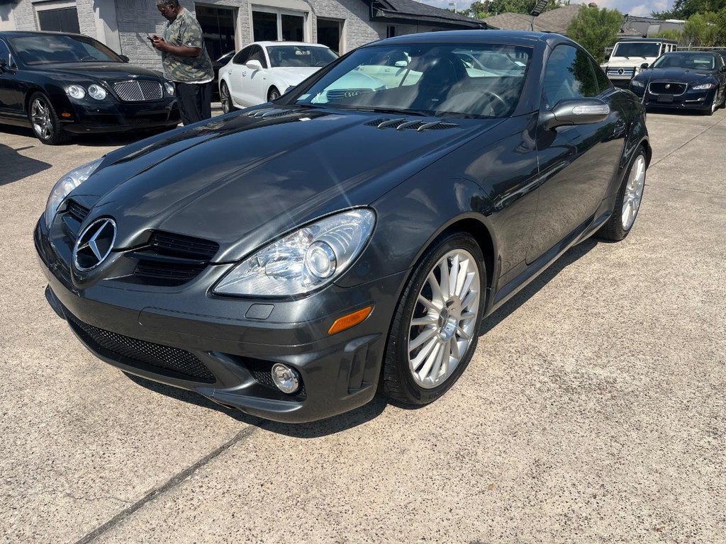 Mercedes-Benz SLK 55 AMG Vehicle Full-screen Gallery Image 02