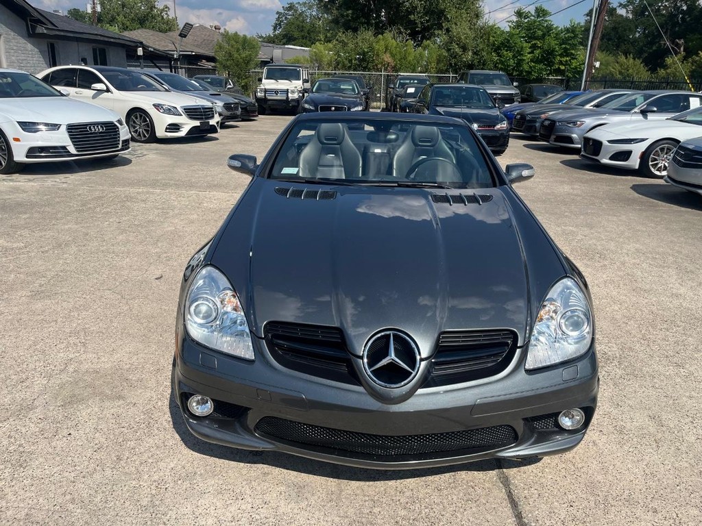 Mercedes-Benz SLK 55 AMG Vehicle Full-screen Gallery Image 03