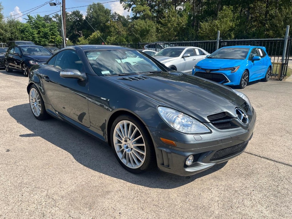 Mercedes-Benz SLK 55 AMG Vehicle Full-screen Gallery Image 06