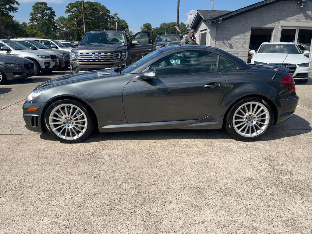 Mercedes-Benz SLK 55 AMG Vehicle Full-screen Gallery Image 17