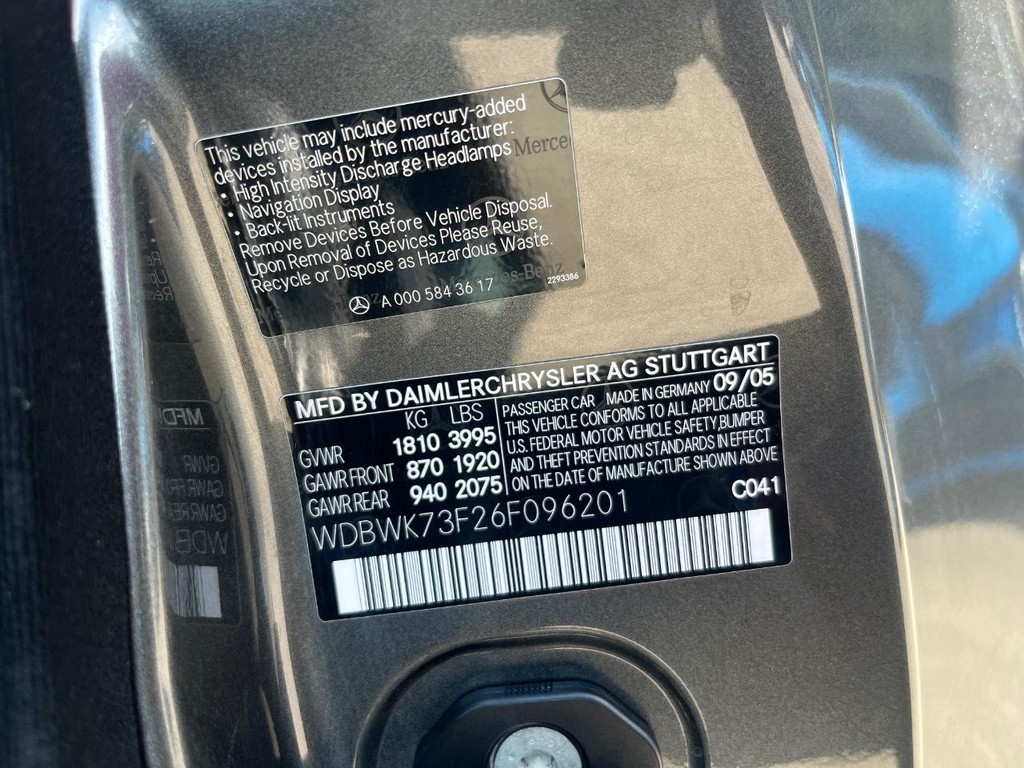 Mercedes-Benz SLK 55 AMG Vehicle Full-screen Gallery Image 31