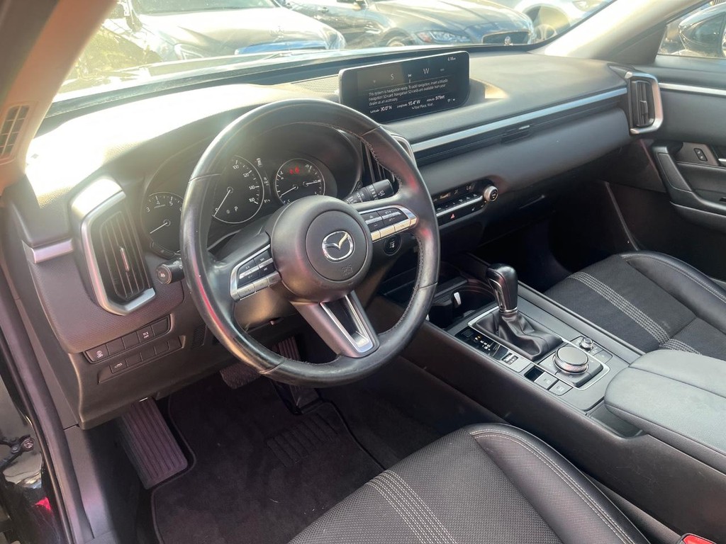 Mazda CX-50 Vehicle Full-screen Gallery Image 06