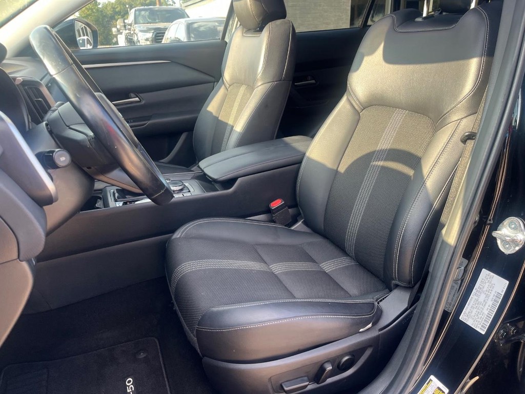 Mazda CX-50 Vehicle Full-screen Gallery Image 07