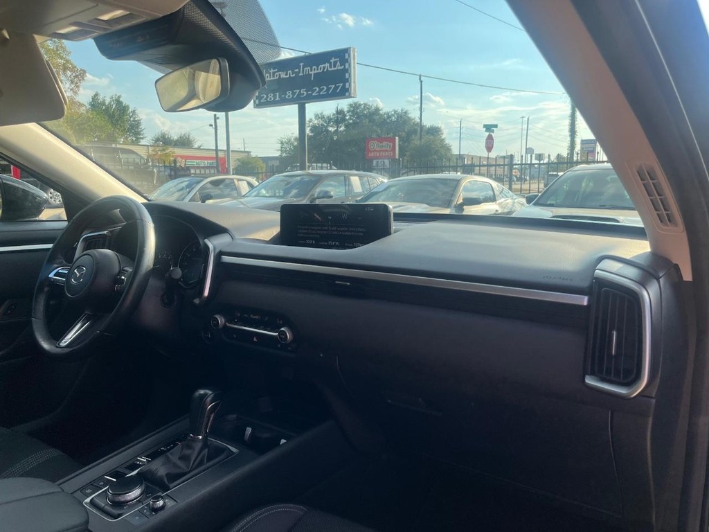 Mazda CX-50 Vehicle Full-screen Gallery Image 09