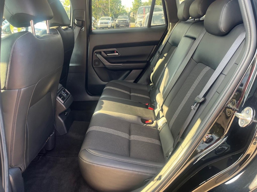 Mazda CX-50 Vehicle Full-screen Gallery Image 14