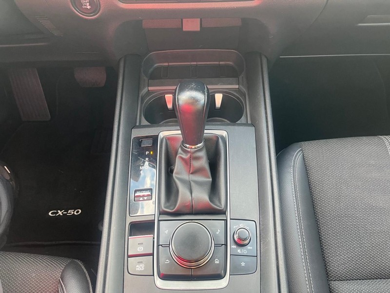 Mazda CX-50 Vehicle Full-screen Gallery Image 22
