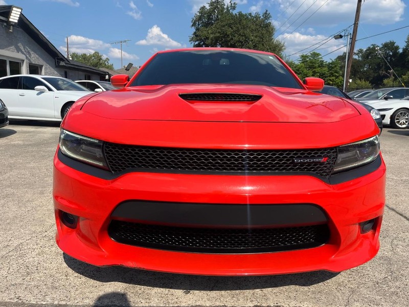Dodge Charger Vehicle Full-screen Gallery Image 02