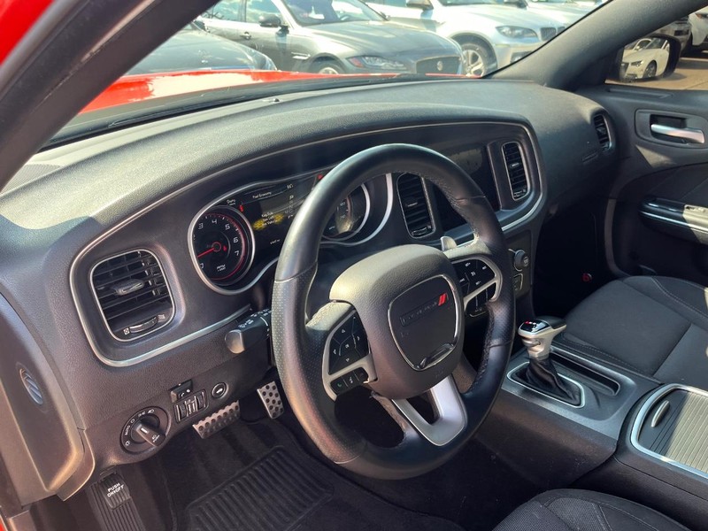 Dodge Charger Vehicle Full-screen Gallery Image 10