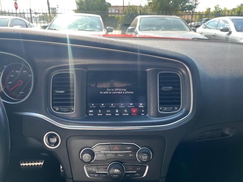 Dodge Charger Vehicle Full-screen Gallery Image 22