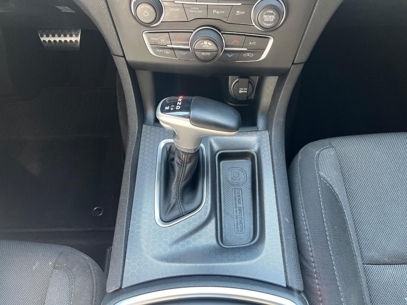 Dodge Charger Vehicle Full-screen Gallery Image 25