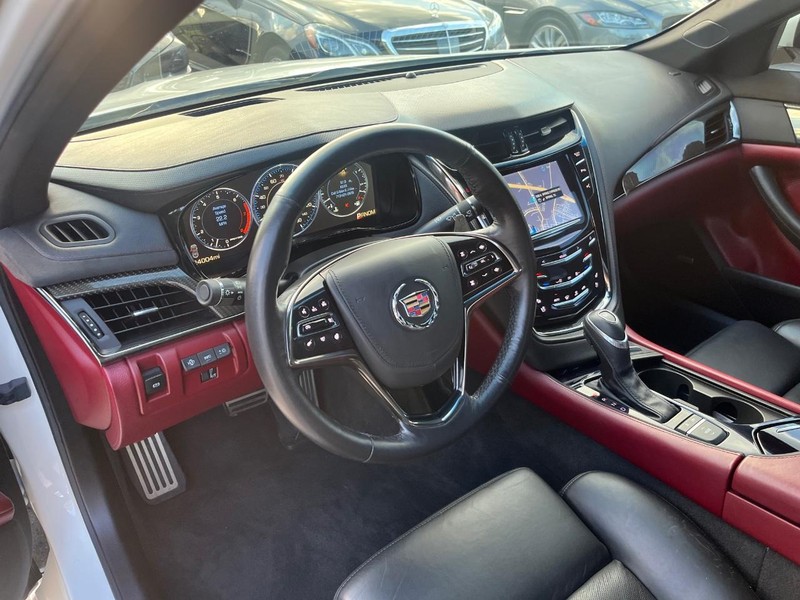 Cadillac CTS Sedan Vehicle Full-screen Gallery Image 10