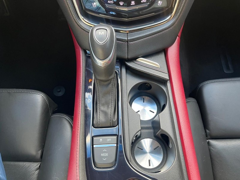 Cadillac CTS Sedan Vehicle Full-screen Gallery Image 26