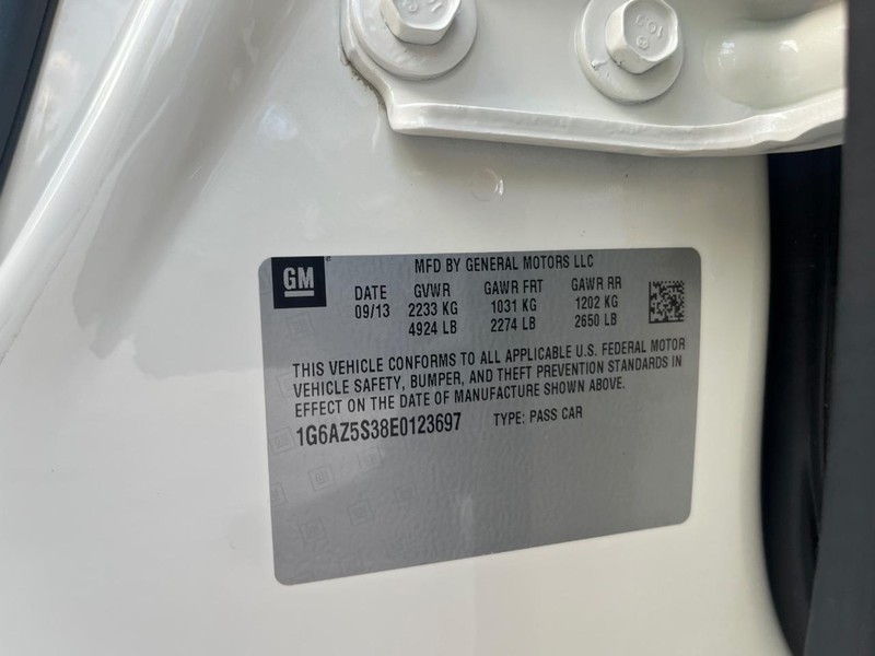 Cadillac CTS Sedan Vehicle Full-screen Gallery Image 30