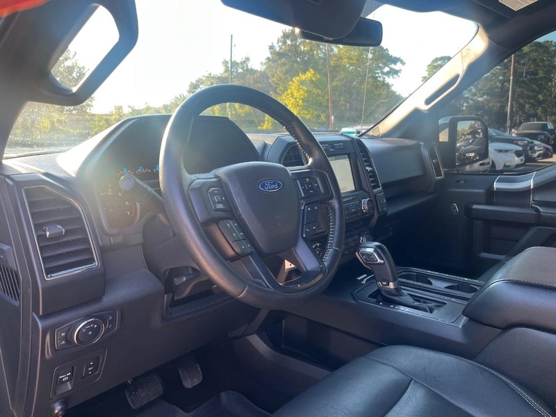 Ford F-150 Vehicle Full-screen Gallery Image 10