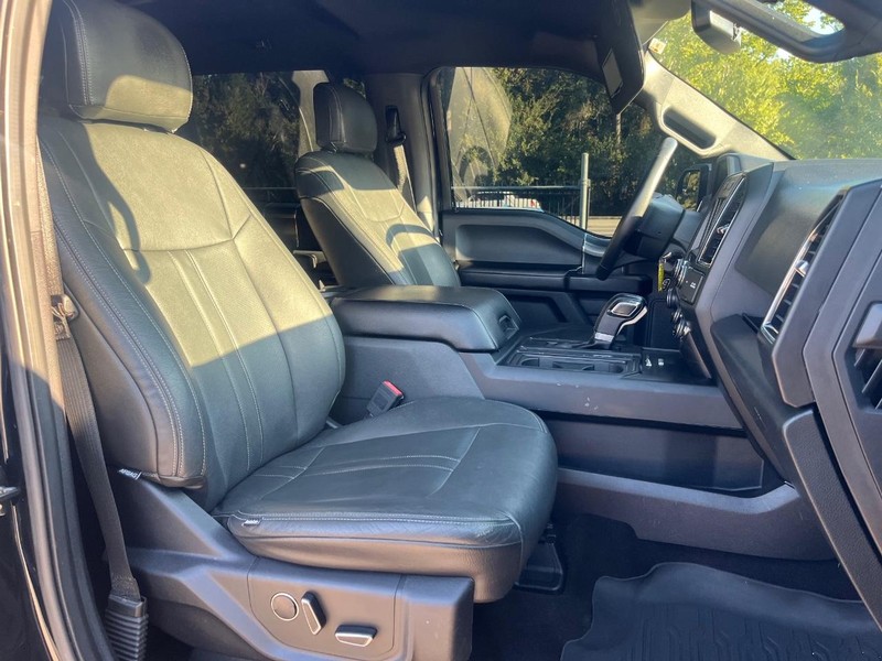 Ford F-150 Vehicle Full-screen Gallery Image 14