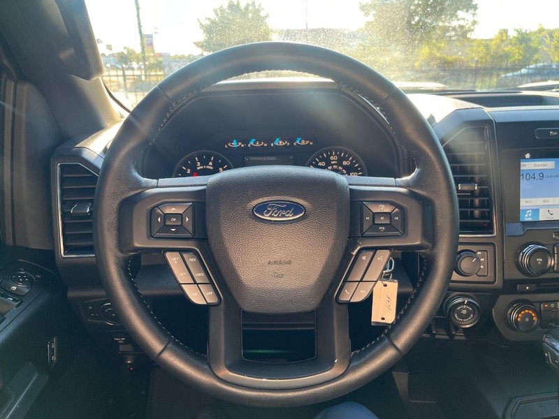 Ford F-150 Vehicle Full-screen Gallery Image 20