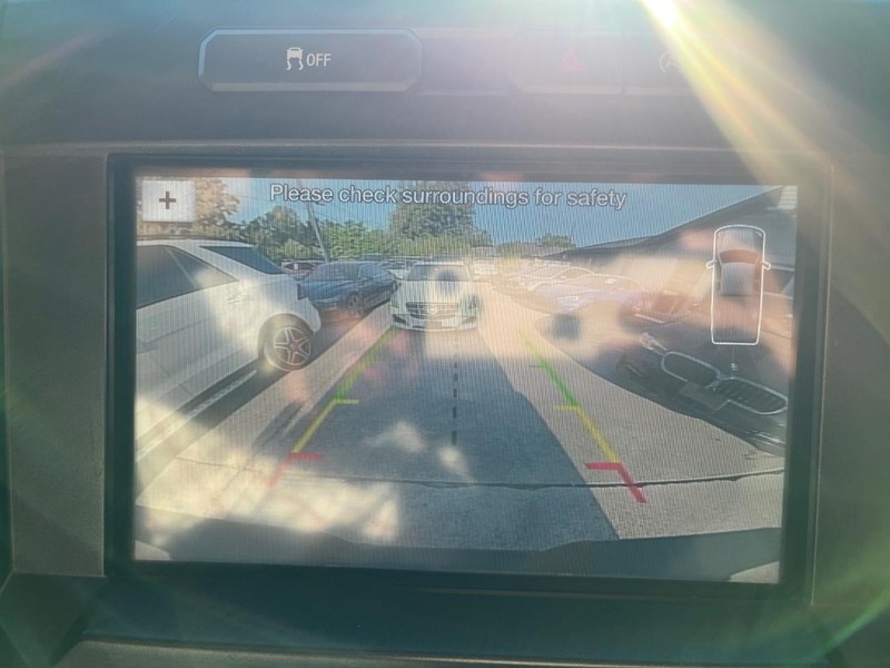 Ford F-150 Vehicle Full-screen Gallery Image 23