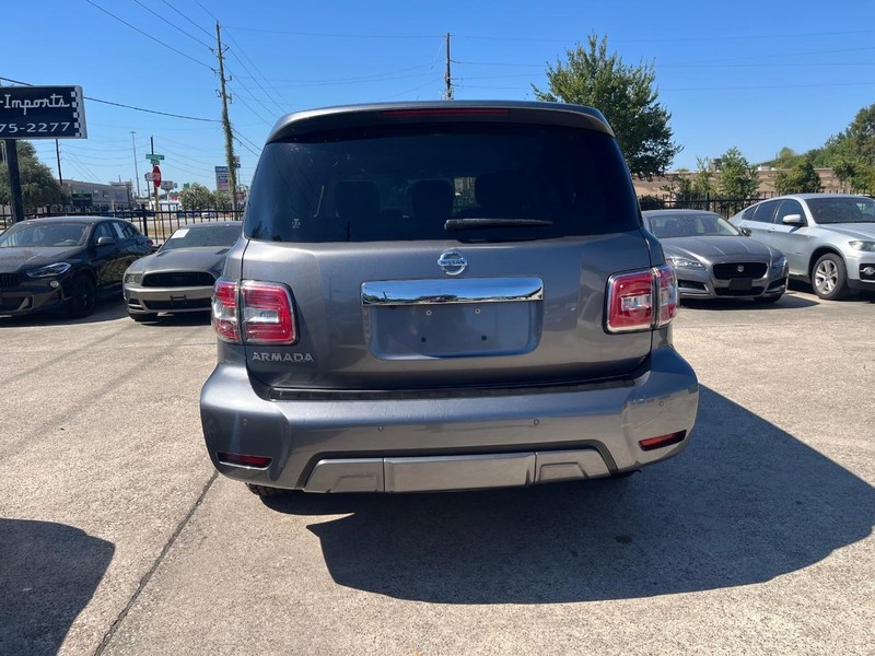 Nissan Armada Vehicle Full-screen Gallery Image 07