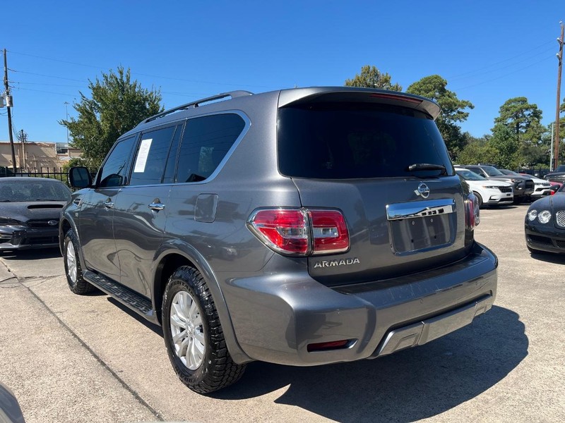 Nissan Armada Vehicle Full-screen Gallery Image 08