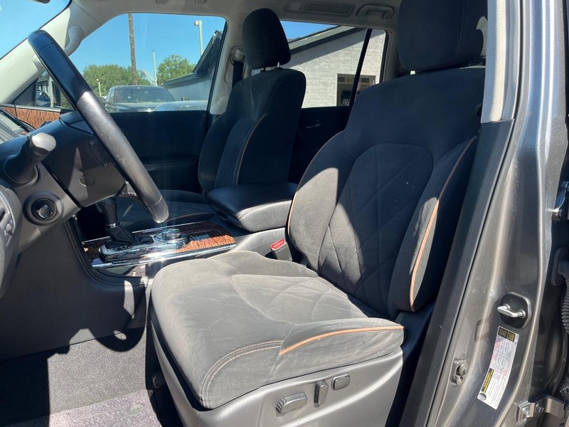 Nissan Armada Vehicle Full-screen Gallery Image 11