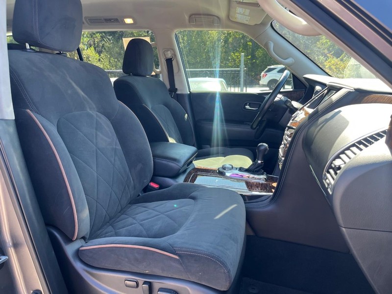 Nissan Armada Vehicle Full-screen Gallery Image 14