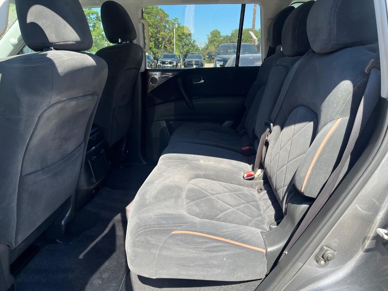 Nissan Armada Vehicle Full-screen Gallery Image 19