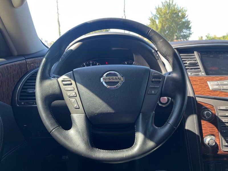 Nissan Armada Vehicle Full-screen Gallery Image 22
