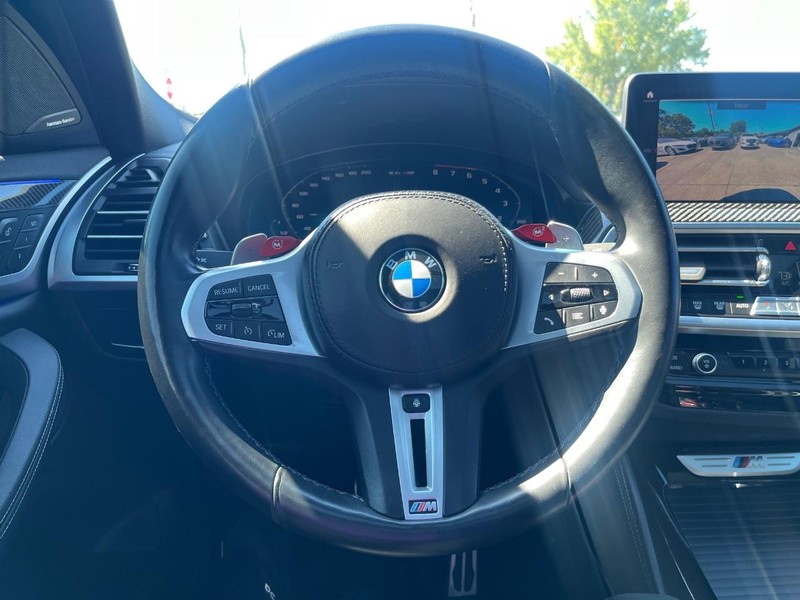 BMW X4 M Vehicle Full-screen Gallery Image 11