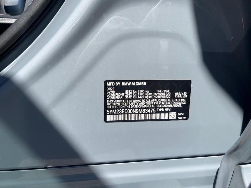 BMW X4 M Vehicle Full-screen Gallery Image 24