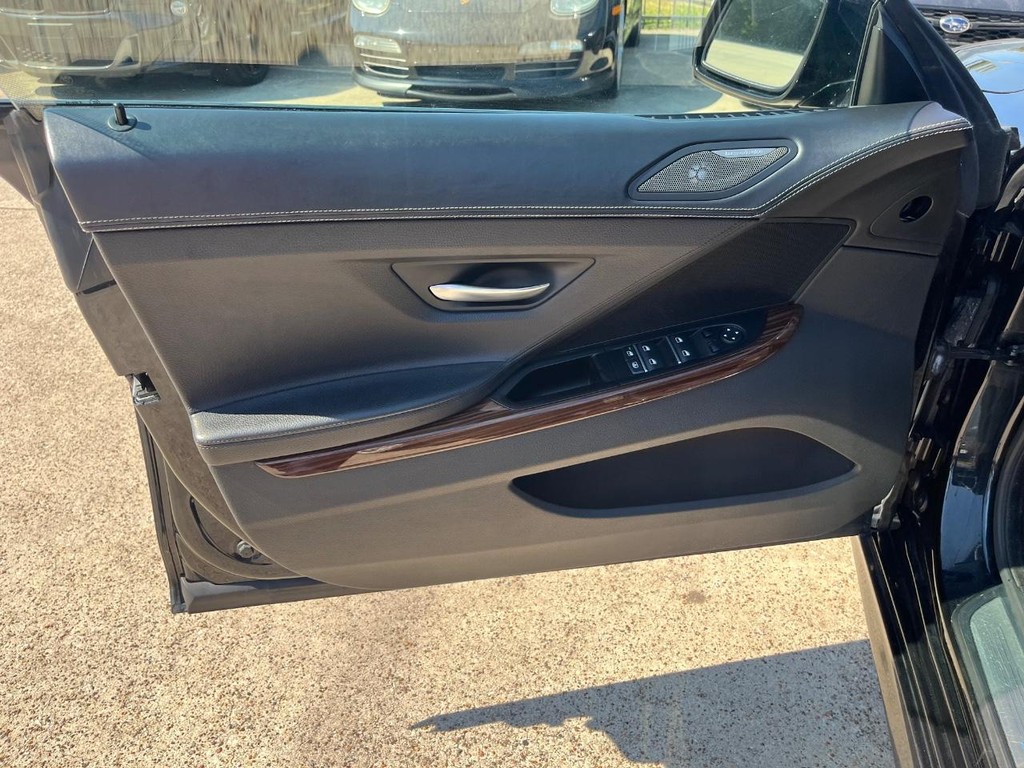 BMW 640i Gran Coupe Vehicle Full-screen Gallery Image 12